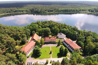 Hotel Döllnsee-Schorfheide : Exterior View