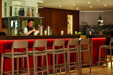 H+ Hotel Nürnberg: Bar/Lounge