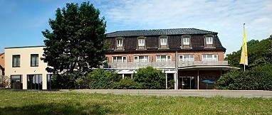 Hotel am See Grevesmühlen: Vista exterior