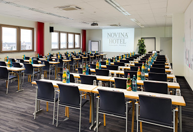 NOVINA HOTEL Südwestpark: vergaderruimte