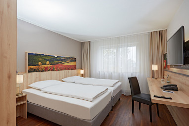 H+ Hotel Stuttgart Herrenberg: Room