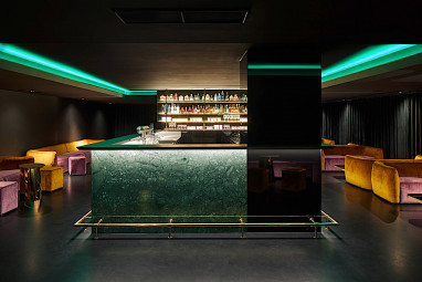 Estrel Hotel: Bar/lounge