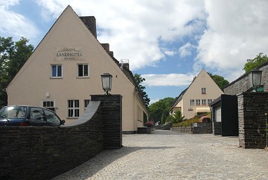 Land- und Golfhotel ´Alte Fliegerschule´ Eisenach: Außenansicht