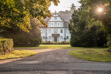 Wald & Schlosshotel Friedrichsruhe: Vista exterior