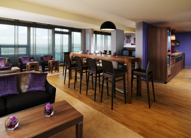 Four Points by Sheraton Munich Arabellapark: Bar/Lounge