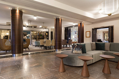 HOTEL ELEPHANT WEIMAR: Lobby