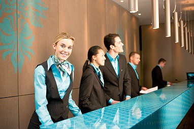 Motel One Salzburg : Buitenaanzicht