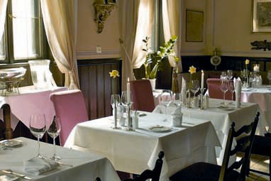 Romantik Hotel Weinhaus Messerschmitt: Restaurante