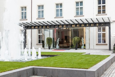 Living Hotel De Medici: Außenansicht