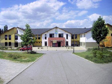 Euroville Jugend- und Sporthotel: Exterior View