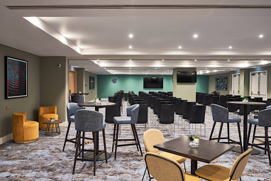 The Cumberland: Sala de conferencia