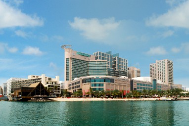 Beach Rotana : Vista exterior