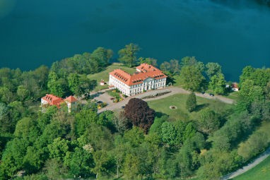 Seeschloss Schorssow: Buitenaanzicht