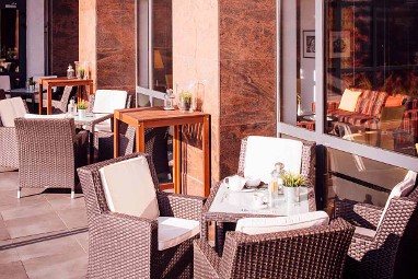 Vienna House Easy by Wyndham Bucharest Airport: Restaurante