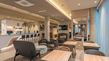 Hampton by Hilton Frankfurt Airport: Bar/lounge