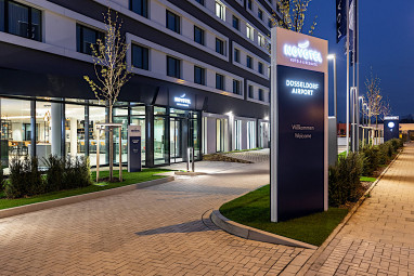 Novotel Düsseldorf Airport: Buitenaanzicht