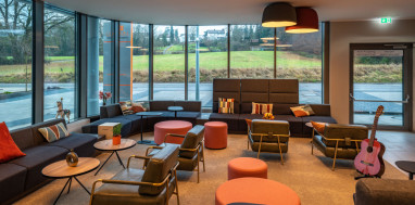 LOGINN Hotel Stuttgart Zuffenhausen: Lobby