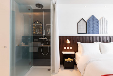 Ruby Zoe Hotel: Habitación